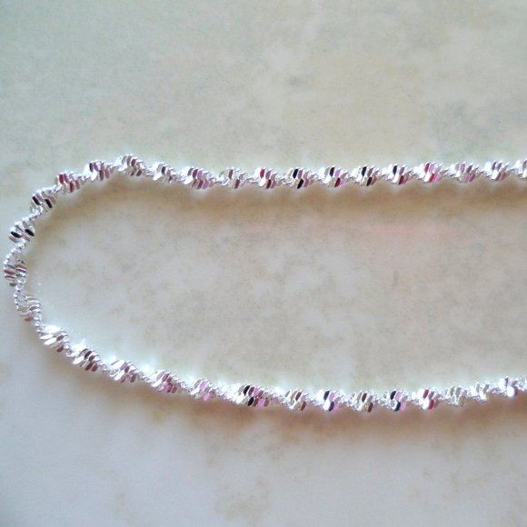 925 Silver Delicate Twist Bracelet - Picture 5 of 9